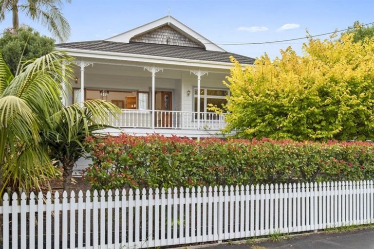 Photo of property in 13 Grahame Street, Devonport, Auckland, 0624
