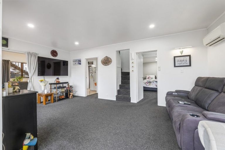 Photo of property in 92 Heta Road, Highlands Park, New Plymouth, 4312