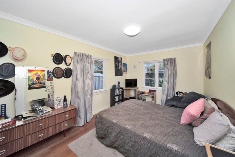 Photo of property in 1152 South Road, Oakura, 4314