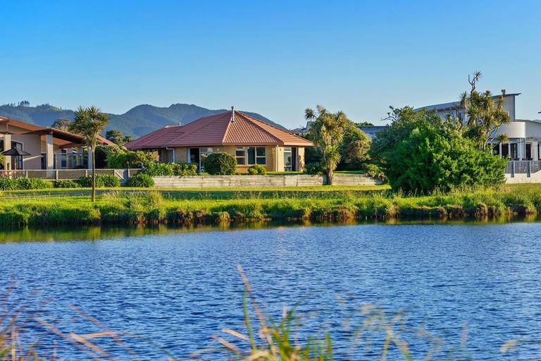 Photo of property in 5 Marewa Place, Waikanae Beach, Waikanae, 5036