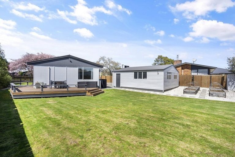 Photo of property in 279 Shakespeare Street, Leamington, Cambridge, 3432