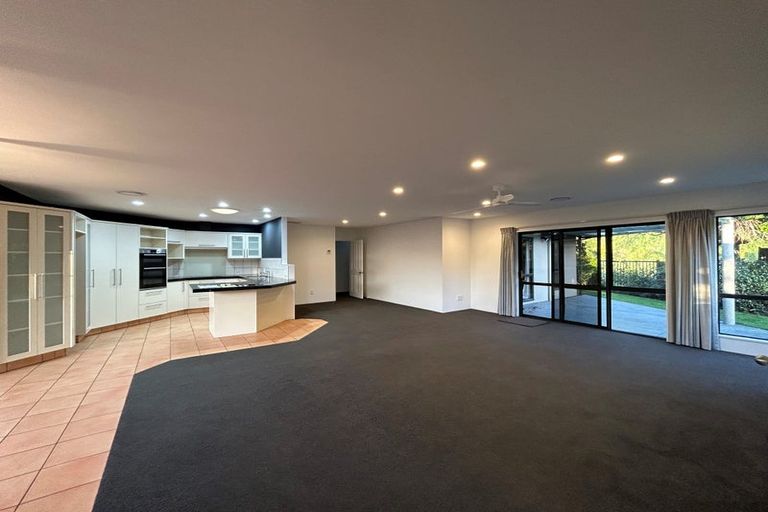 Photo of property in 37 Pukekura Place, Taradale, Napier, 4112