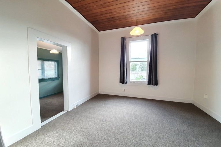 Photo of property in 38 Knowles Street, Terrace End, Palmerston North, 4410