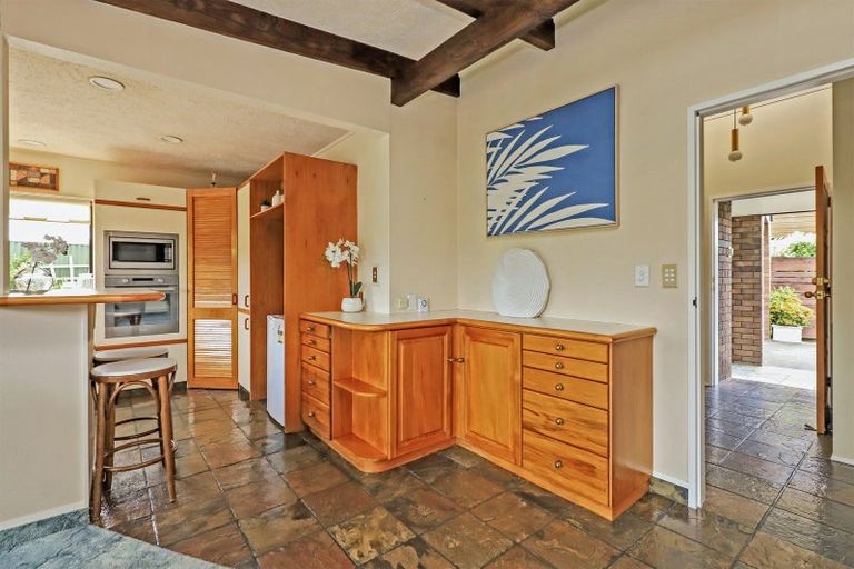 Photo of property in 37 Anderson Road, Taradale, Napier, 4112