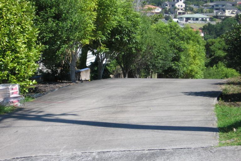 Photo of property in 1/13 Limmer Place, Browns Bay, Auckland, 0632