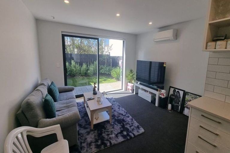 Photo of property in 12/3234 Great North Road, New Lynn, Auckland, 0600