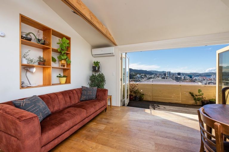 Photo of property in 72 Thompson Street, Mount Cook, Wellington, 6011