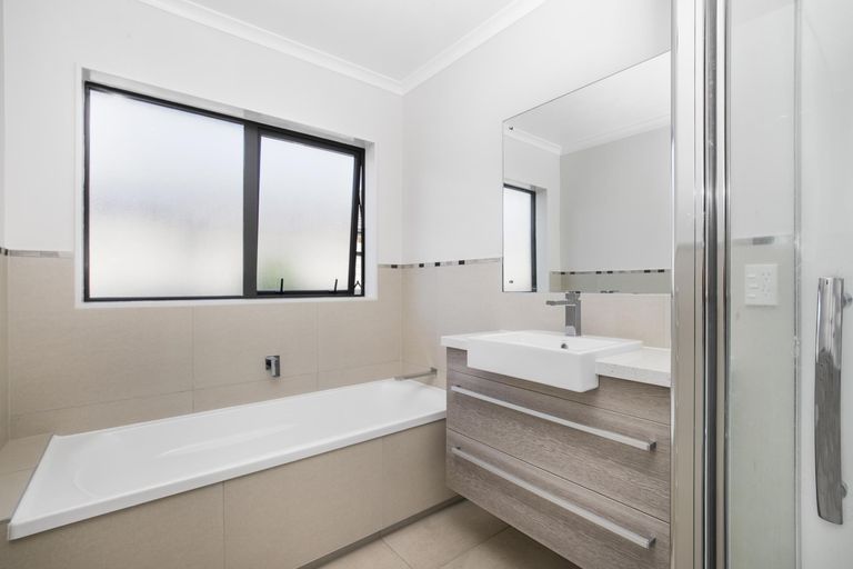 Photo of property in 3 Manene Street, Wattle Downs, Auckland, 2103