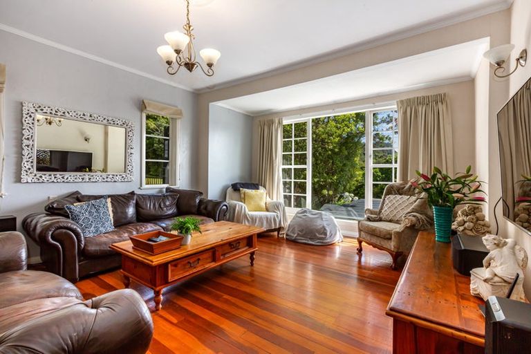 Photo of property in 18 Chester Road, Tawa, Wellington, 5028