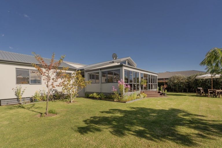 Photo of property in 18 Ringwood Place, Whitianga, 3510