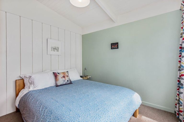 Photo of property in 25 Kopiko Road, Titirangi, Auckland, 0604