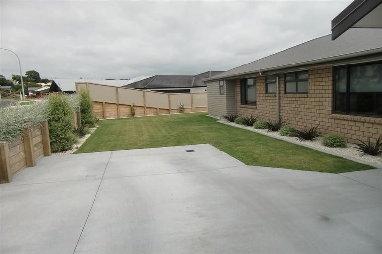 Photo of property in 51 Alberta Road, Glen Avon, New Plymouth, 4312