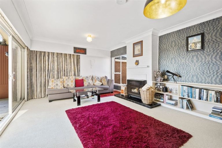 Photo of property in 124 Tiraumea Drive, Pakuranga, Auckland, 2010