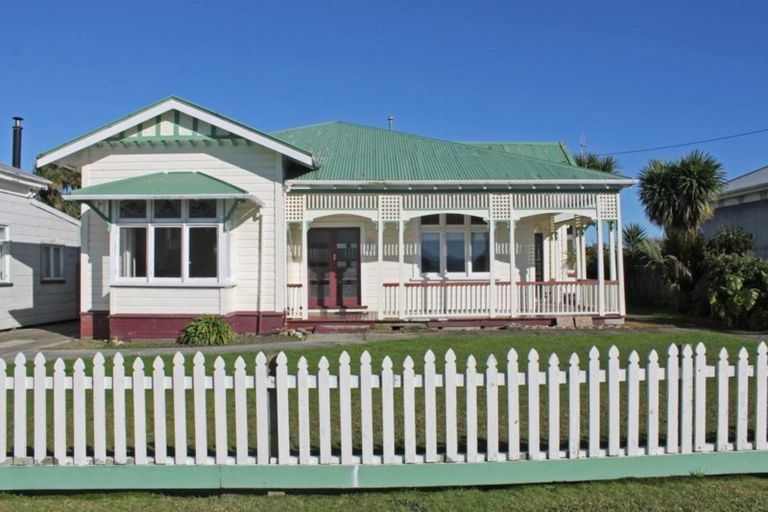 Photo of property in 62 Romilly Street, Westport, 7825