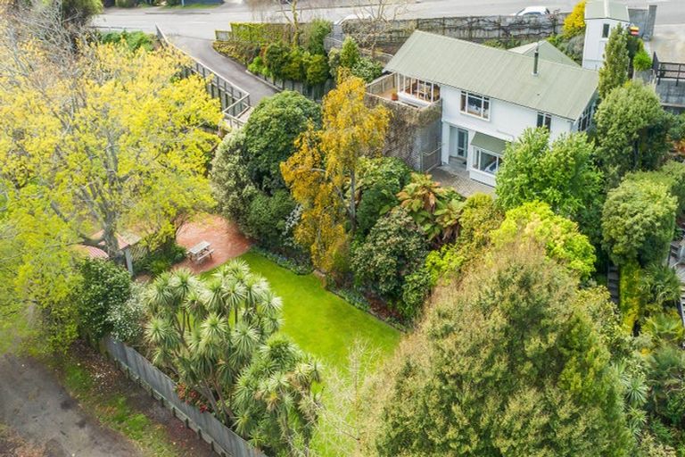 Photo of property in 4 Hackthorne Road, Cashmere, Christchurch, 8022