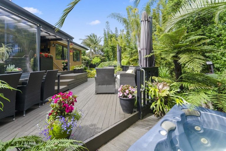 Photo of property in 60 View Ridge Drive, Ranui, Auckland, 0612