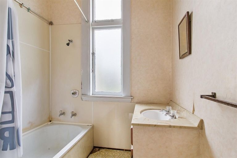 Photo of property in 17 George Street, Waimate, 7924