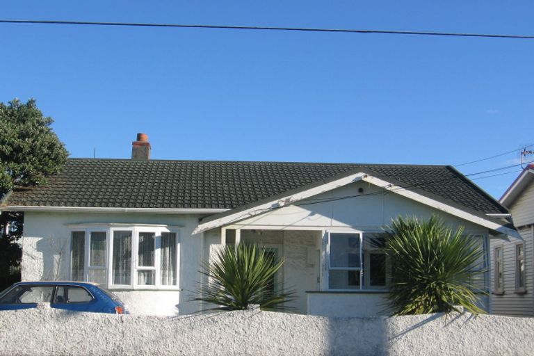 Photo of property in 6 South Street, Petone, Lower Hutt, 5012