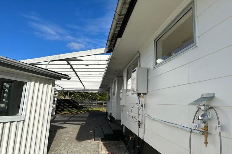 Photo of property in 4 Serrano Place, Clover Park, Auckland, 2023