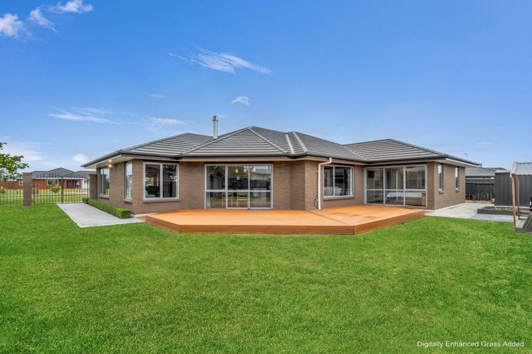 Photo of property in 3 Crabapple Close, Milson, Palmerston North, 4414