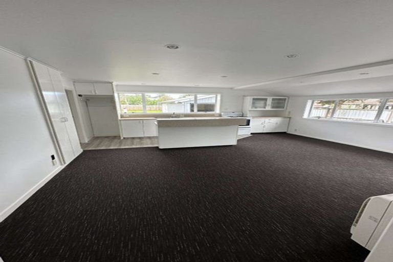 Photo of property in 63 Northcote Road, Northcote, Christchurch, 8052