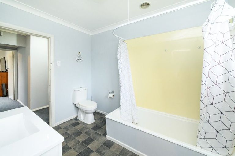 Photo of property in 34 East Street, Terrace End, Palmerston North, 4410