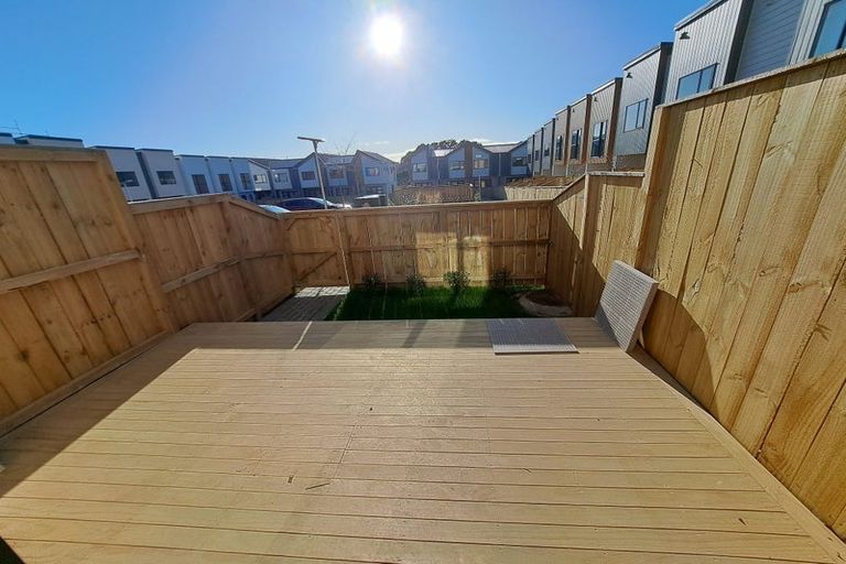 Photo of property in 1 Parish Drive, Wainui, 0932