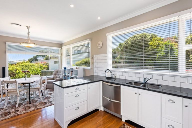 Photo of property in 16 Webber Street, Paraparaumu Beach, Paraparaumu, 5032