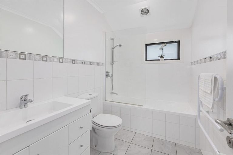 Photo of property in 5 Dusky Crescent, Aotea, Porirua, 5024