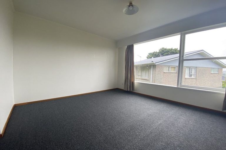 Photo of property in 44 Churton Drive, Churton Park, Wellington, 6037