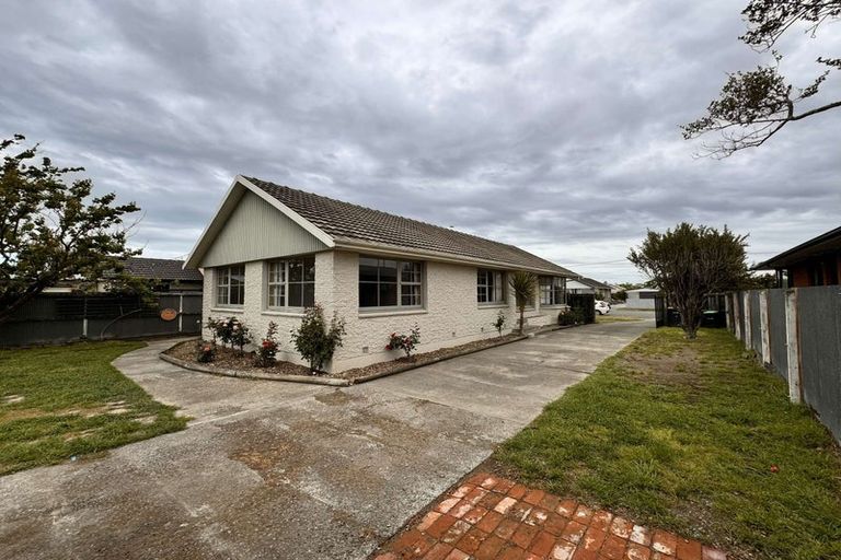 Photo of property in 461 Mairehau Road, Parklands, Christchurch, 8083