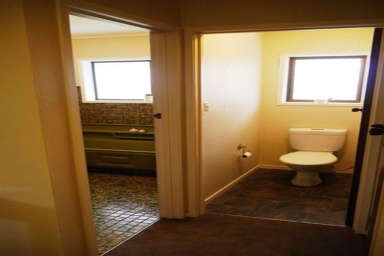 Photo of property in 3/18 Rangitoto Terrace, Milford, Auckland, 0620