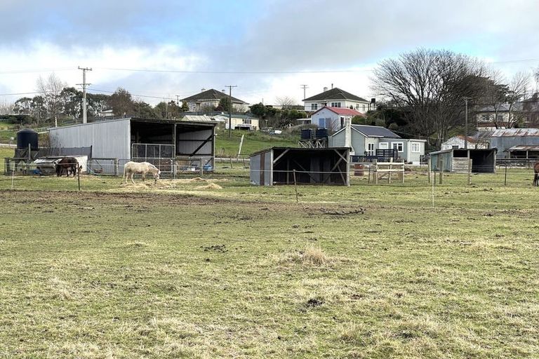 Photo of property in 1 Allan Street, Waiwera South, Clinton, 9584