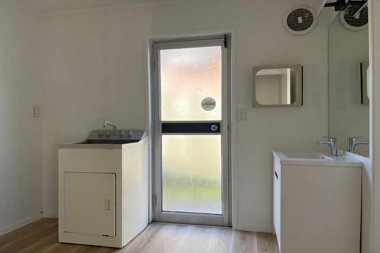 Photo of property in 68 Royal Road, Massey, Auckland, 0614