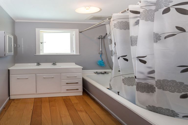 Photo of property in 18 Orchard Rise, Rosehill, Papakura, 2113