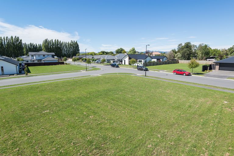 Photo of property in 8 Broadstairs Avenue, Casebrook, Christchurch, 8051