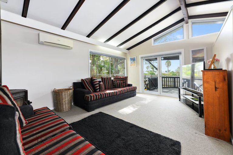Photo of property in 1/62 Rua Road, Glen Eden, Auckland, 0602
