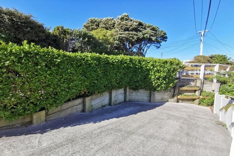 Photo of property in 194 Townsend Road, Miramar, Wellington, 6022