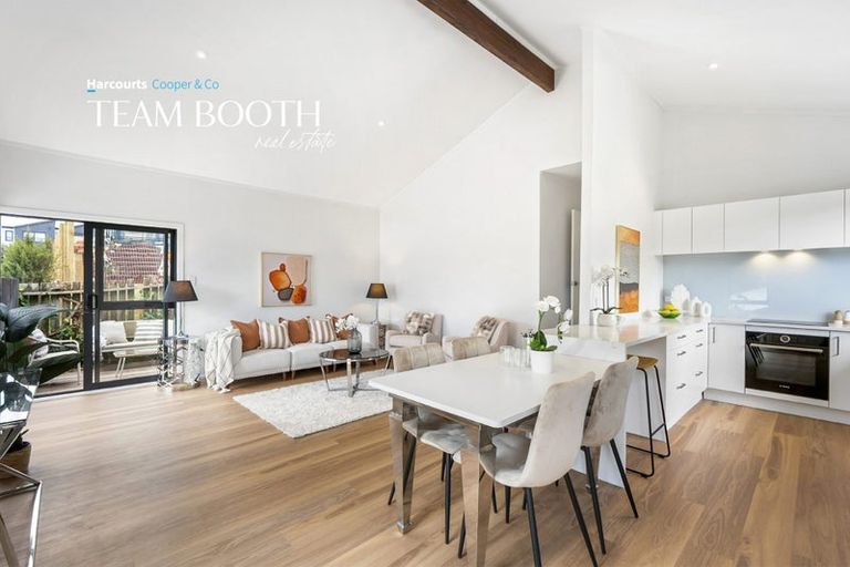 Photo of property in 32a Bayview Road, Bayview, Auckland, 0629