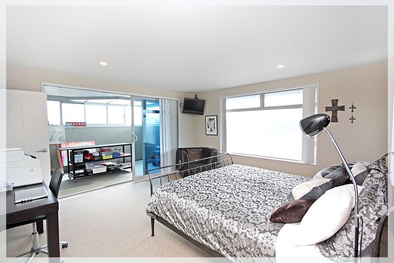 Photo of property in 9 Trafalgar Street, Foxton Beach, Foxton, 4815