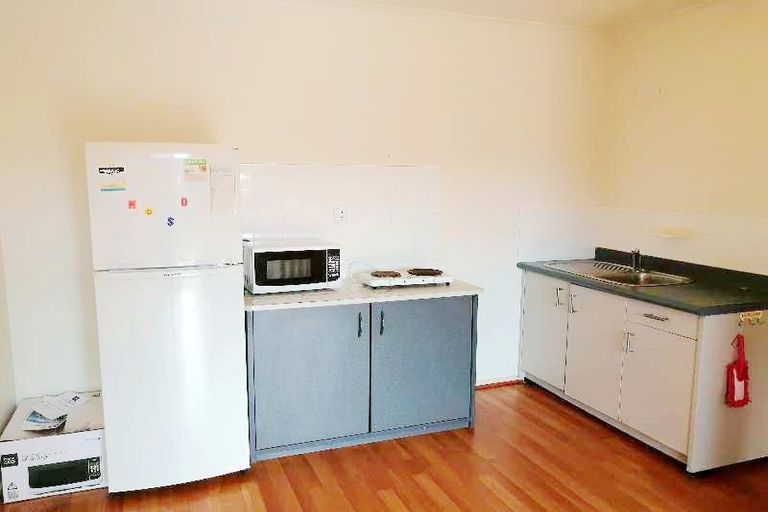 Photo of property in 10 Eugen Place, Bayview, Auckland, 0629