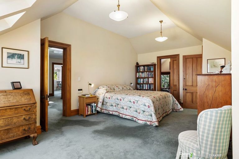 Photo of property in 25 Fairview Crescent, Kelburn, Wellington, 6012