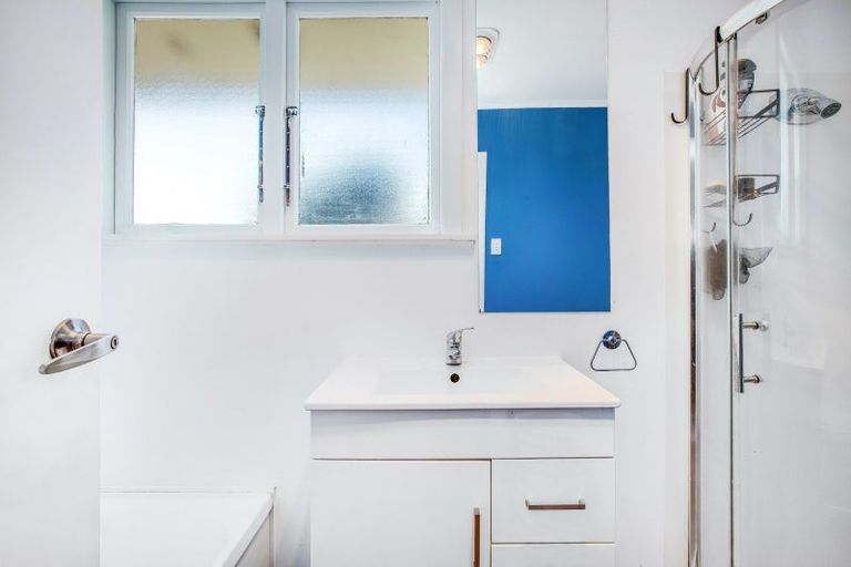 Photo of property in 34 Sievers Grove, Cannons Creek, Porirua, 5024