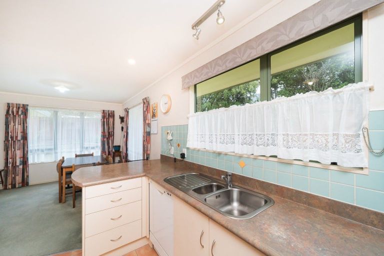 Photo of property in 3 Logan Place, Kelvin Grove, Palmerston North, 4414