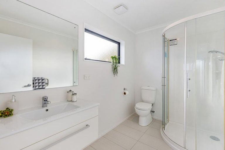 Photo of property in 7a Sandino Place, Grenada Village, Wellington, 6037