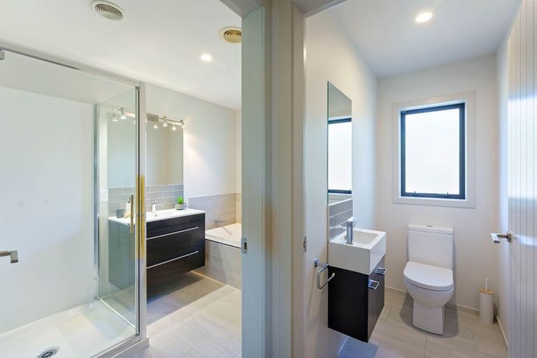 Photo of property in 7 Mahia Lane, Waikanae, 5036