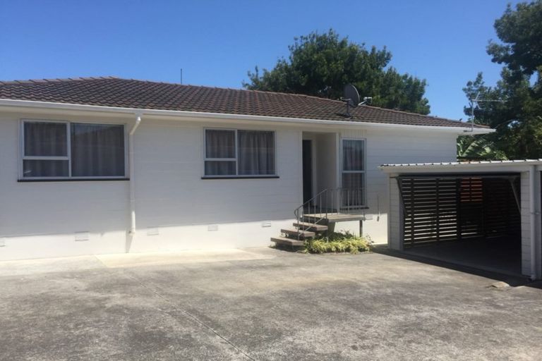 Photo of property in 2/26 Navigator Place, Papatoetoe, Auckland, 2025