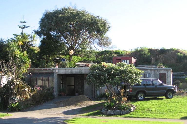 Photo of property in 11/11a Weggery Drive, Waikanae Beach, Waikanae, 5036