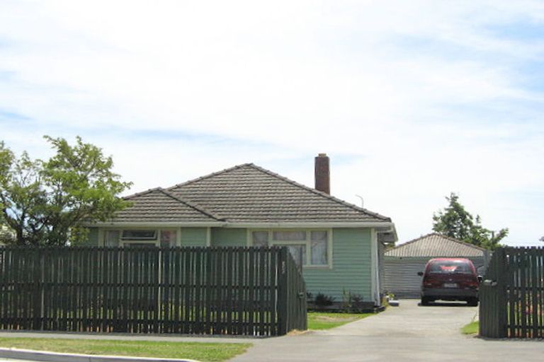 Photo of property in 145 Wainoni Road, Avondale, Christchurch, 8061