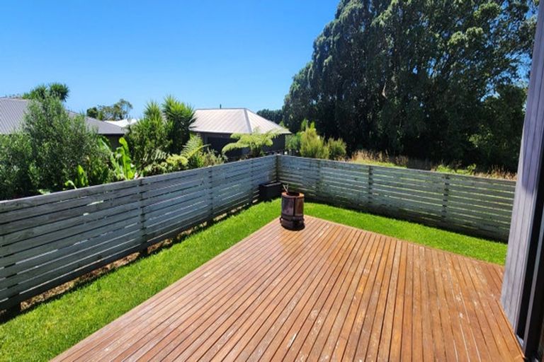 Photo of property in 115 Wairau Road, Oakura, 4314